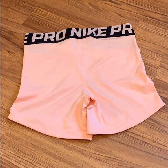 nike pro shorts cross band